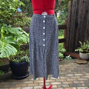 Chic Black and White Button-Down A-Line Skirt